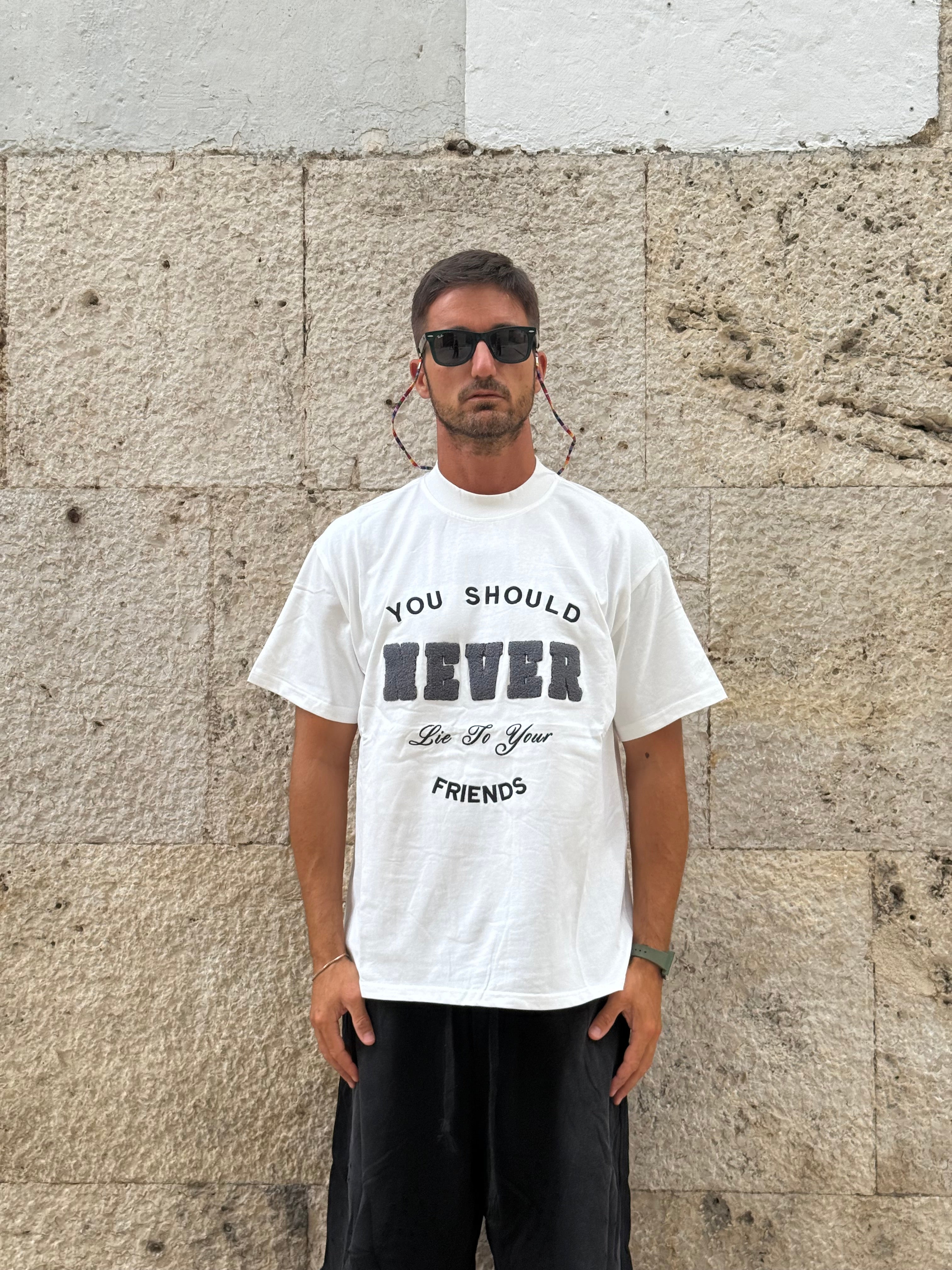 T-SHIRT BIANCA STAMPA GRIGIA