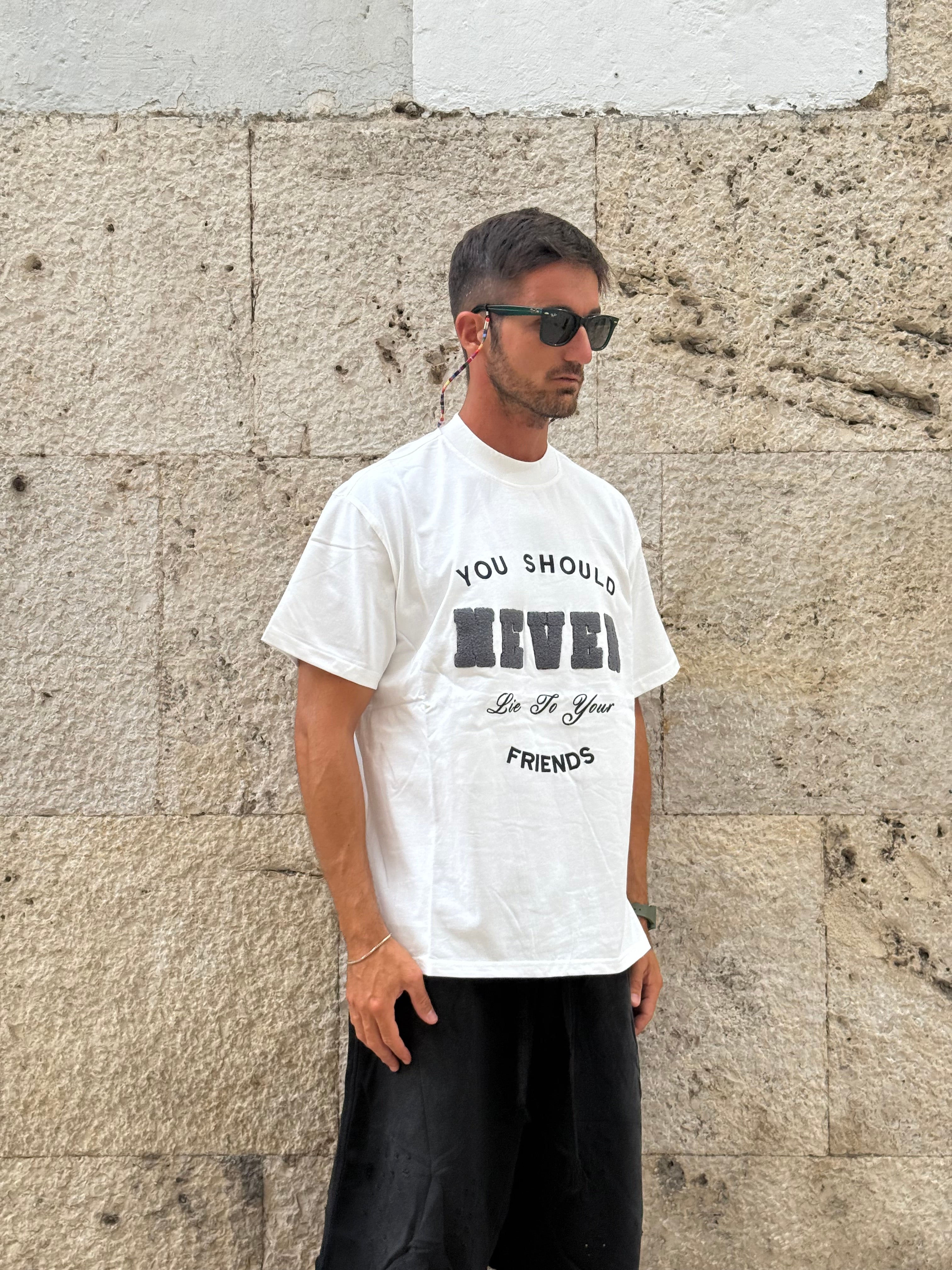 T-SHIRT BIANCA STAMPA GRIGIA