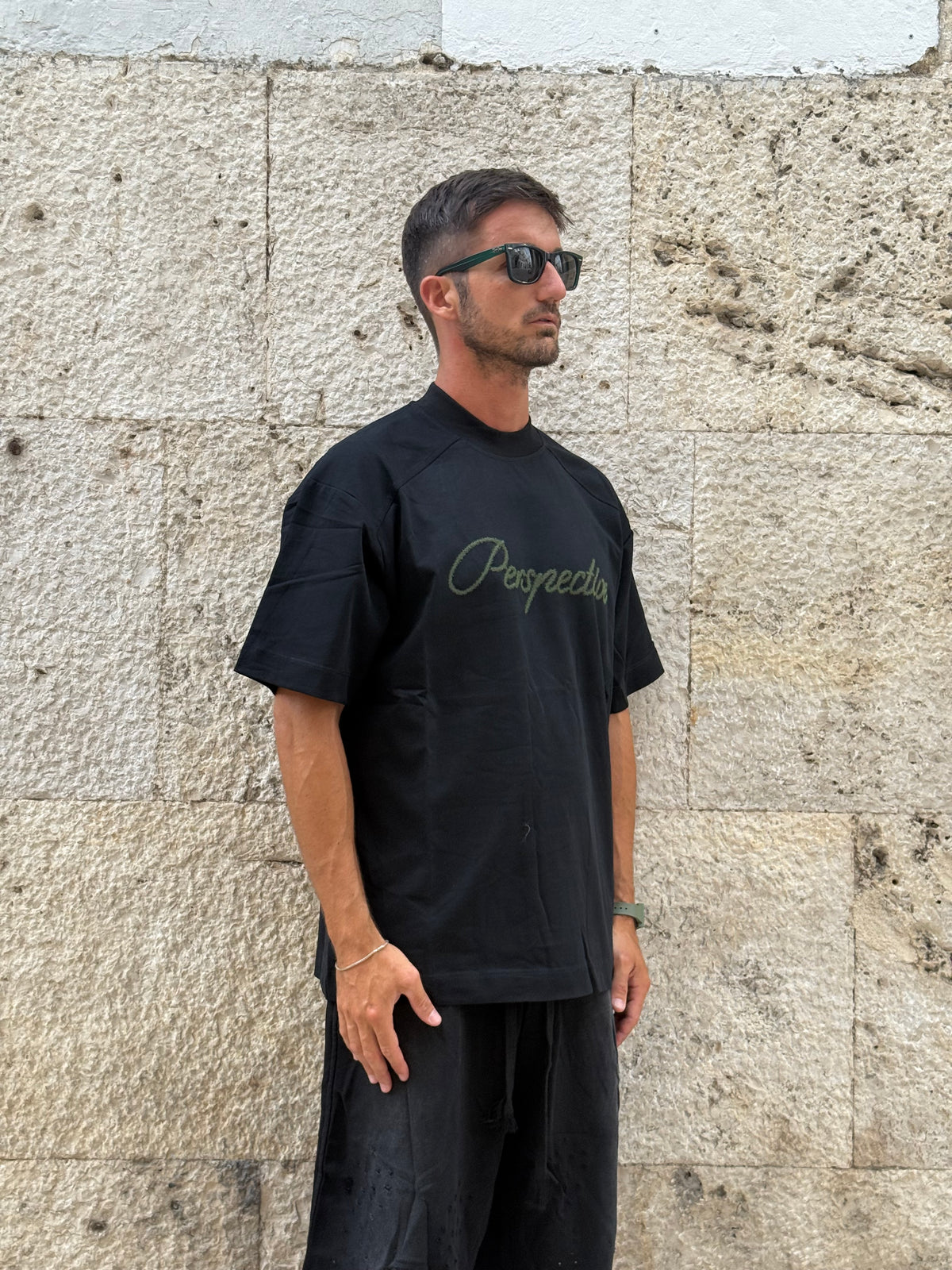T-SHIRT NERA CON STAMPA