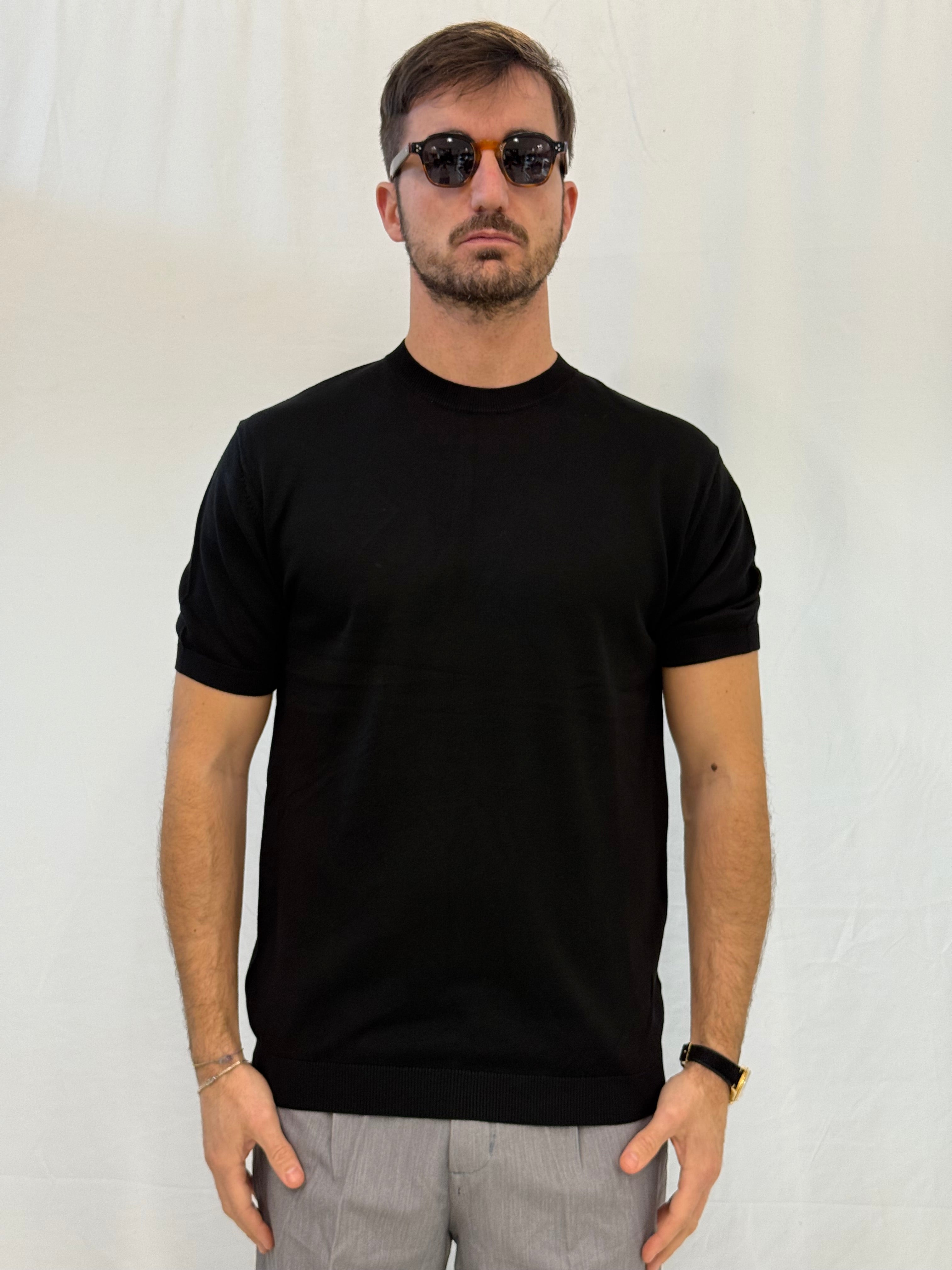 T-SHIRT W86300- NERO