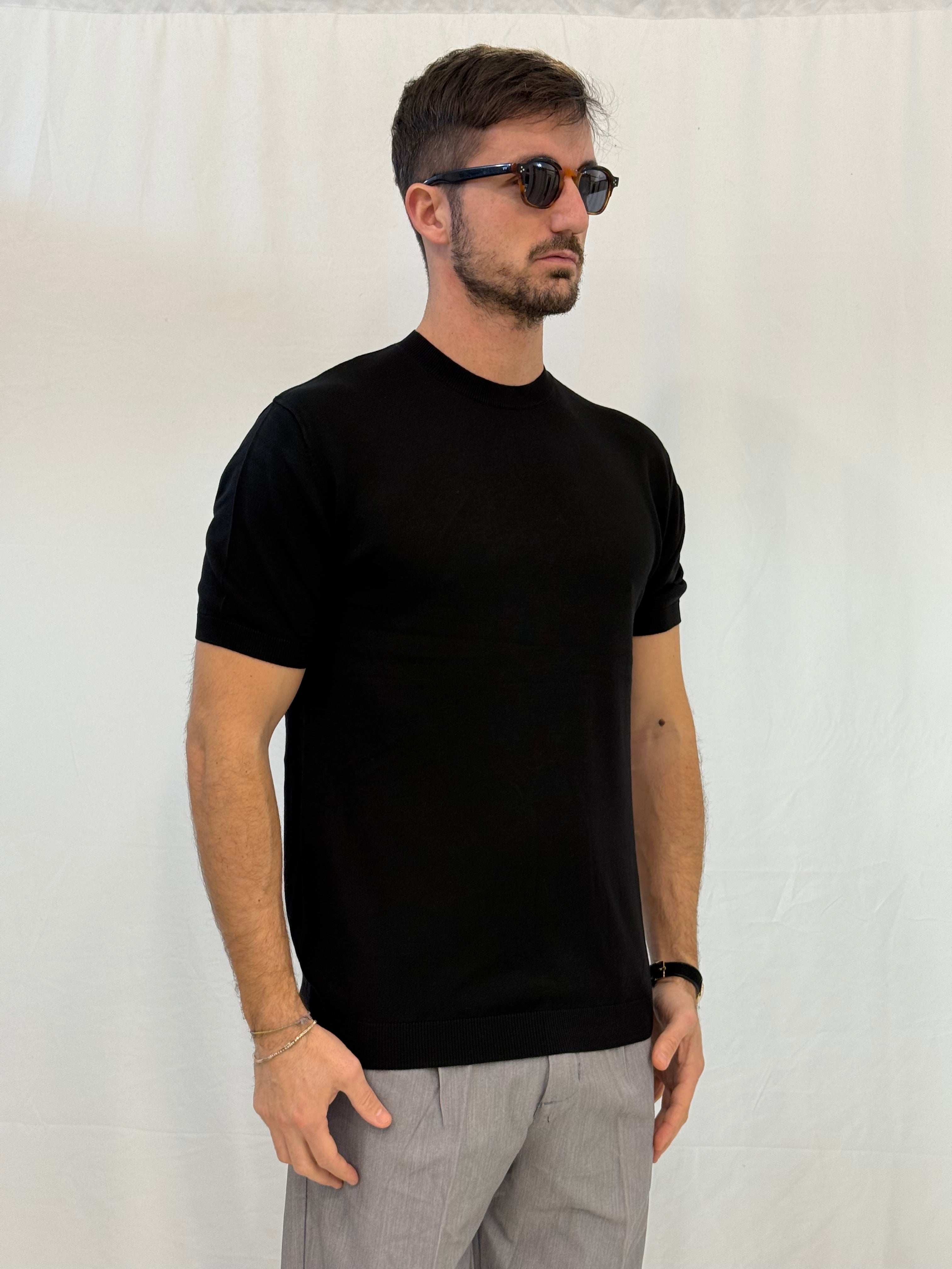 T-SHIRT W86300- NERO