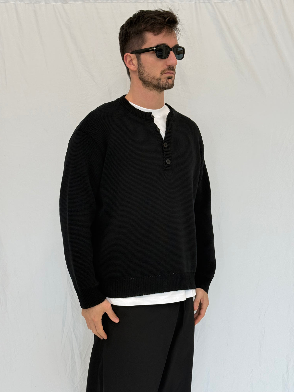 MAGLIA 7300- NERO
